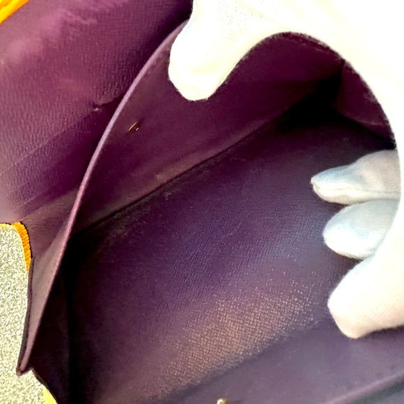 Louis Vuitton Epi Porte Tresor International Leather Trifold Long Wallet & Chain - Picture 11 of 16